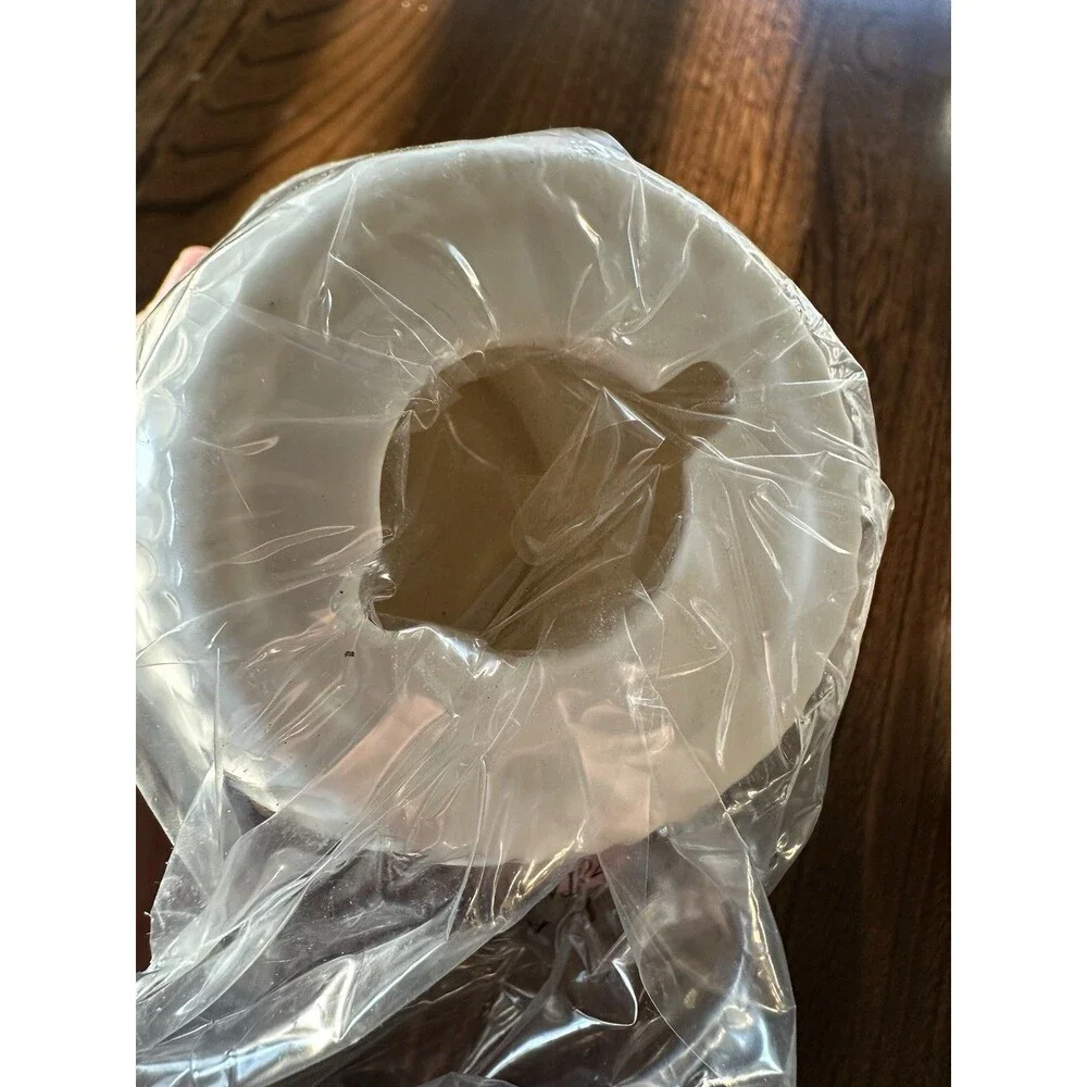 NEW Scentsy “Wall Crinkle” Plug-In Wax Warmer – Never Used!